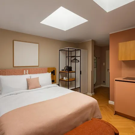 Limehome Holstentor 3*