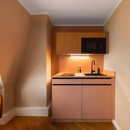 Limehome Holstentor 3*