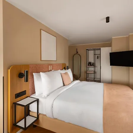 Limehome Holstentor Lägenhetshotell Lübeck